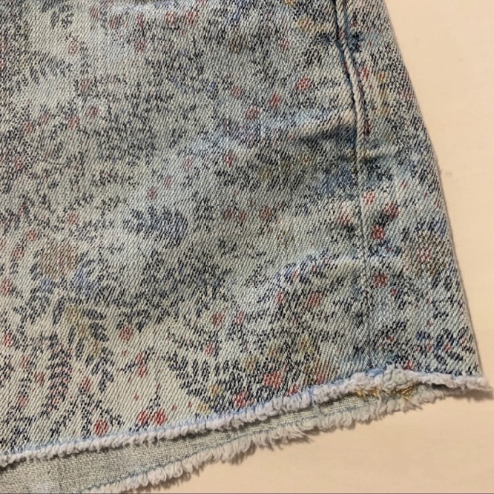 Lucky Brand Riley Floral Print Jean Shorts - Picture 4 of 8